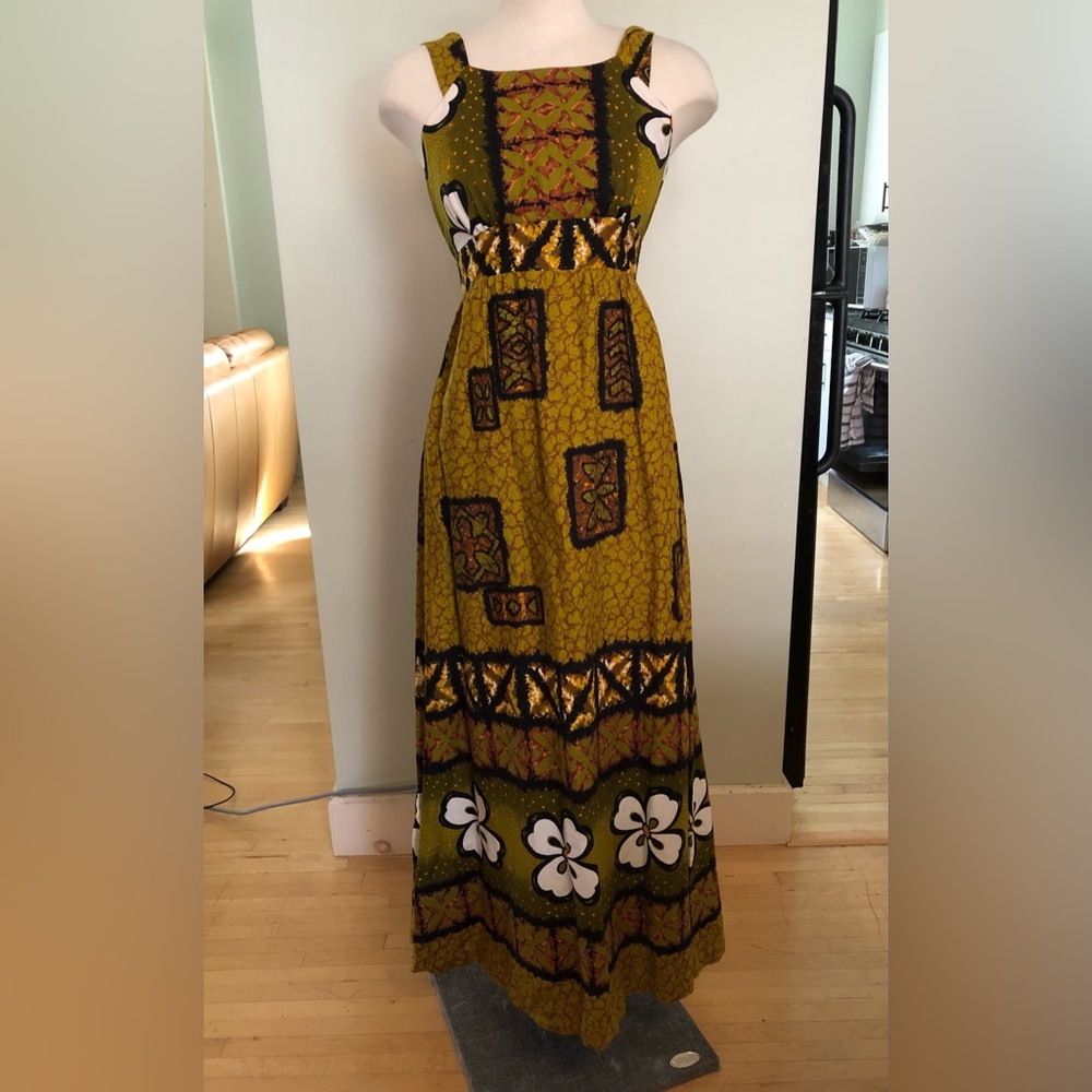 1960s Hawaii Maxi Dress - Empire Waist Tiki Tribal Flowers - Penneys Hawaii - 12